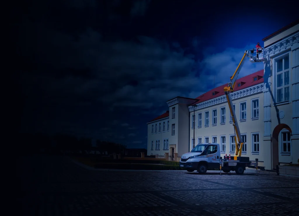 KV-mont Martin – vysokozdvižná plošina pri údržbe verejného osvetlenia
